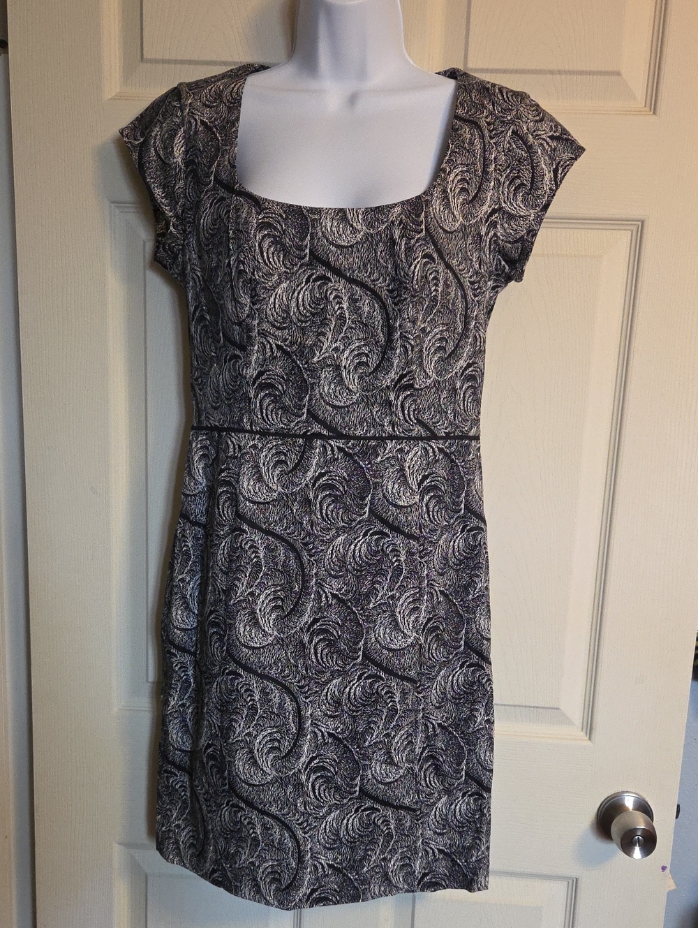 Marchesa Voyage Black & White Print Cap Sleeve Sheath Dress Size 6 NWT